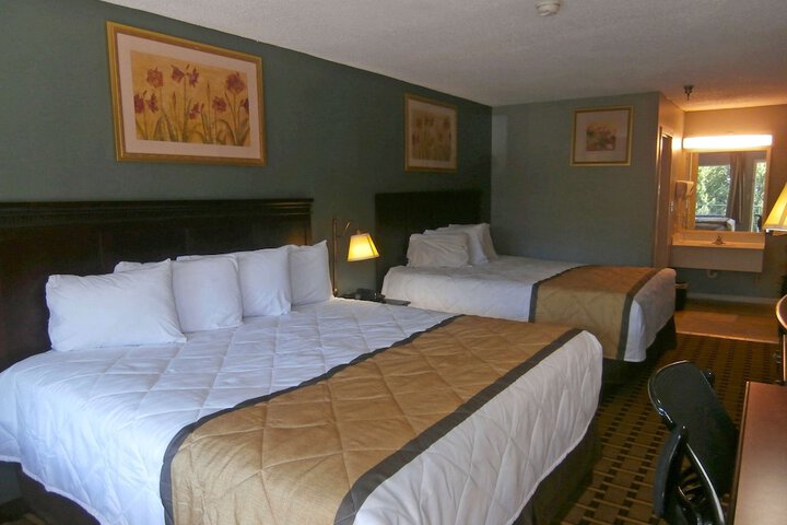Room 8 of 12