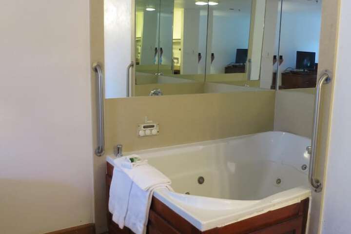 Room 28 of 60