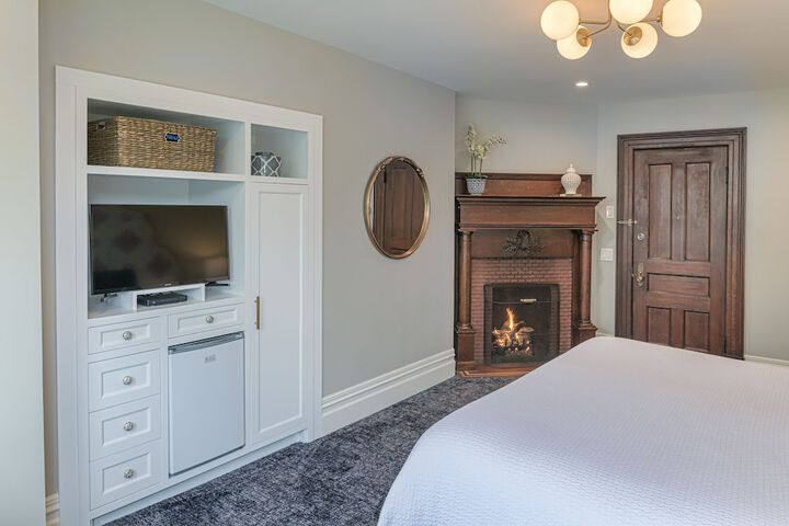 Room 10 of 42