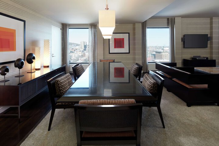 Room 20 of 102