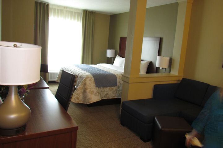 Room 25 of 49