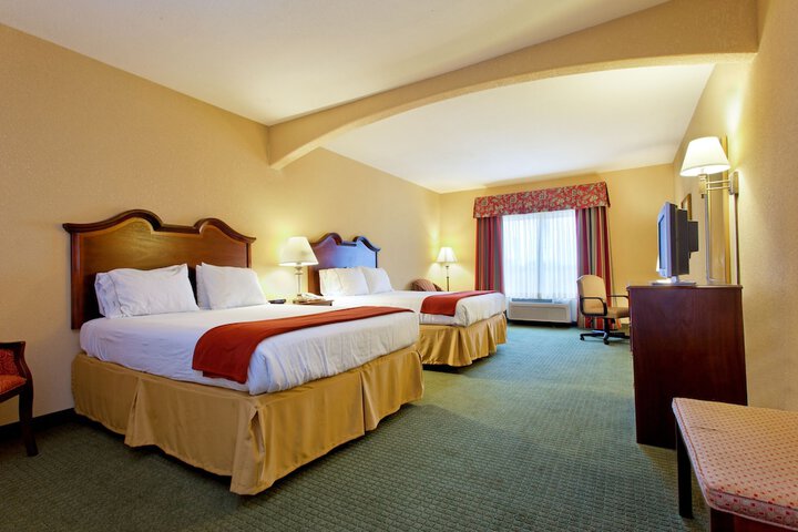 Room 32 of 61