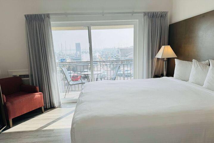 Room 48 of 92