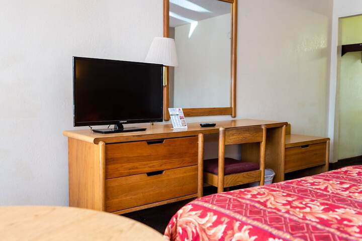 Room 18 of 35