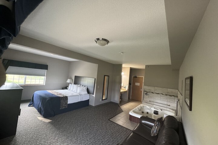 Room 11 of 25
