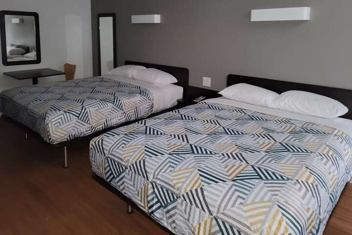 Room 25 of 29