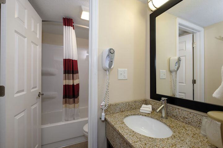 Room 14 of 32