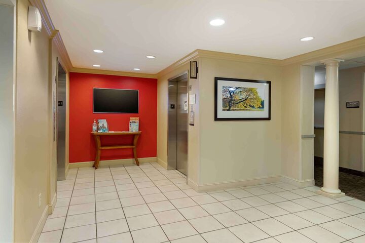 Hotel Interior 11 of 32
