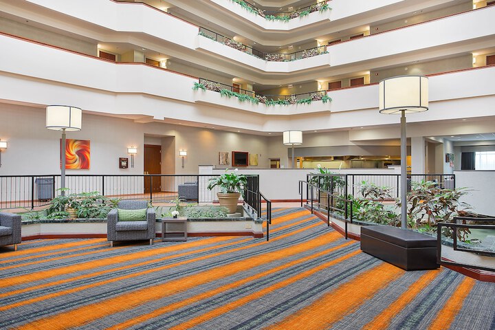Holiday Inn University Plaza-Bowling Green by IHG