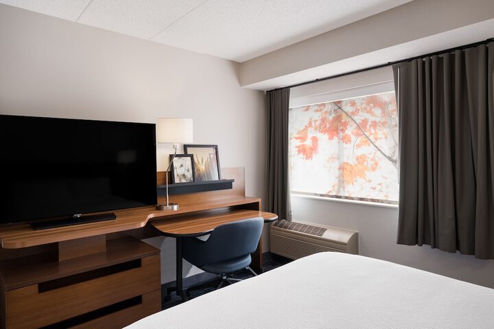 Room 25 of 34