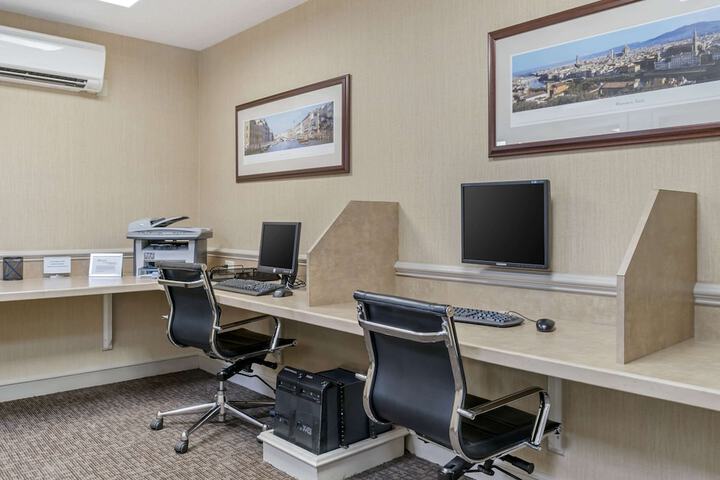 Business Center 36 of 36