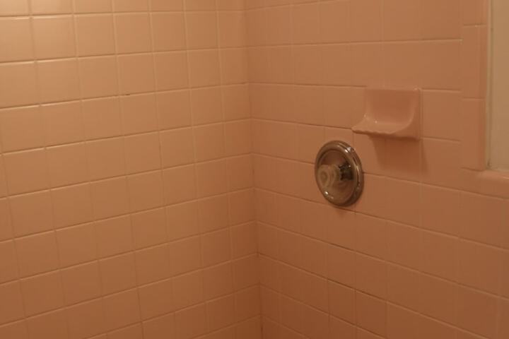 Room 27 of 68