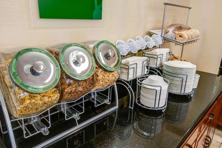 Breakfast/Coffee Service 33 of 39