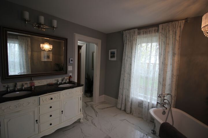 Room 12 of 30