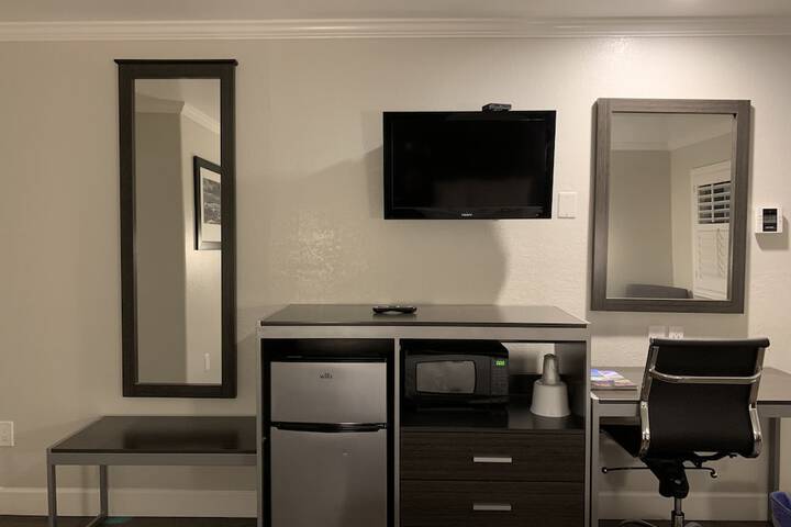 Room 30 of 32