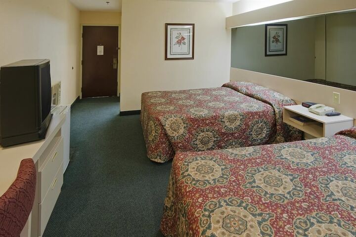 Room 6 of 12