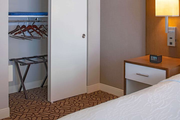 Room 13 of 82