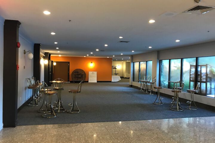 Ballroom/Hall 101 of 127