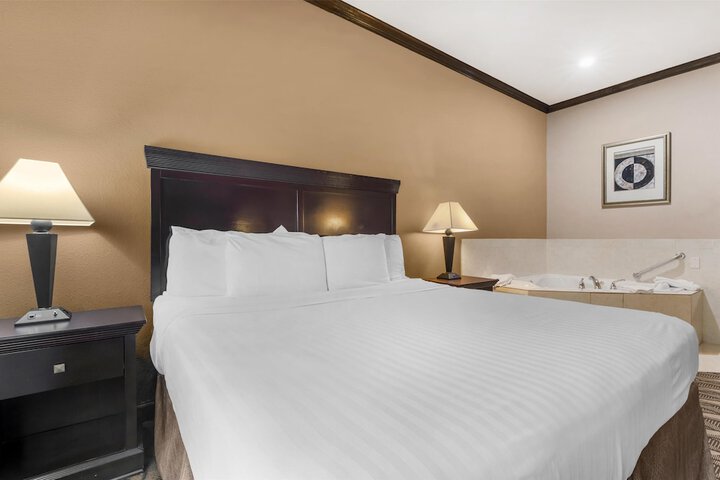Best Western Red River Inn & Suites