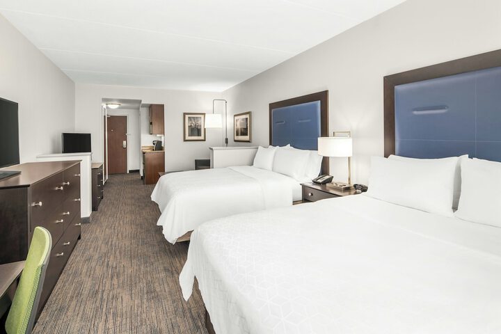 Holiday Inn Express & Suites Wilmington-Newark by IHG