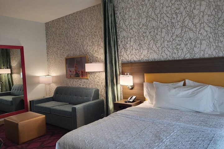 Room 18 of 26