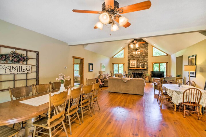 Tryon House w / Hot Tub - Near Equestrian Centers!