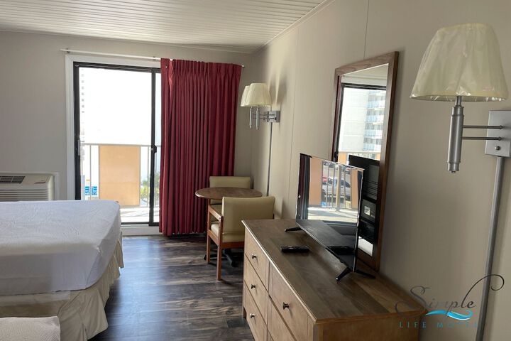 Room 15 of 33
