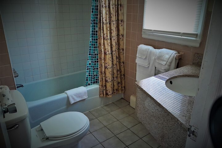 Room 8 of 13