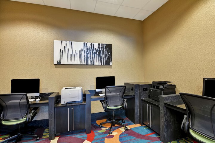 Business Center 69 of 70