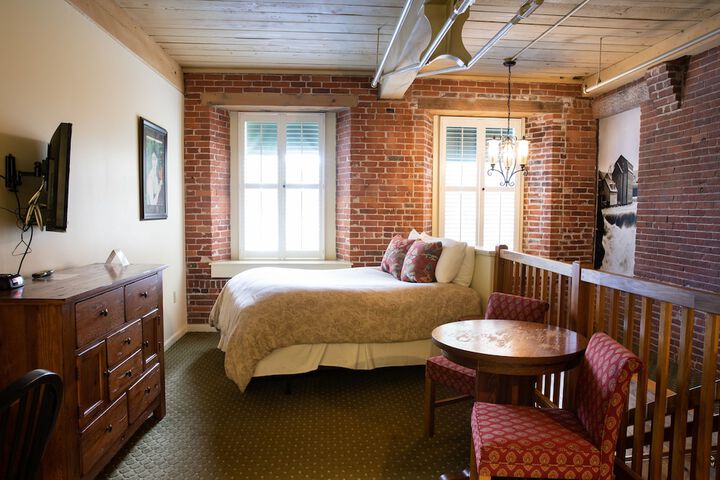 Room 20 of 128