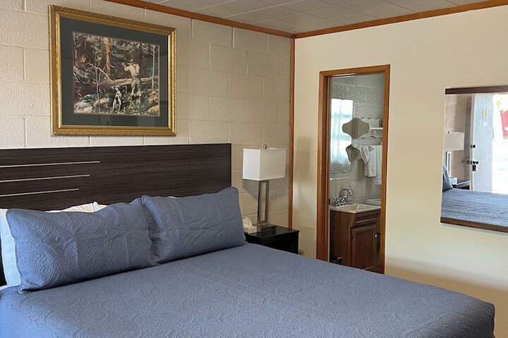 Room 17 of 27