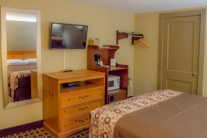 Room 22 of 34