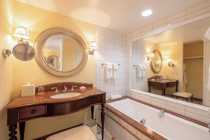 The Kahala Hotel & Resort