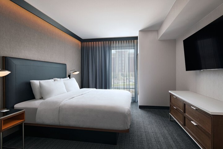 Room 13 of 26