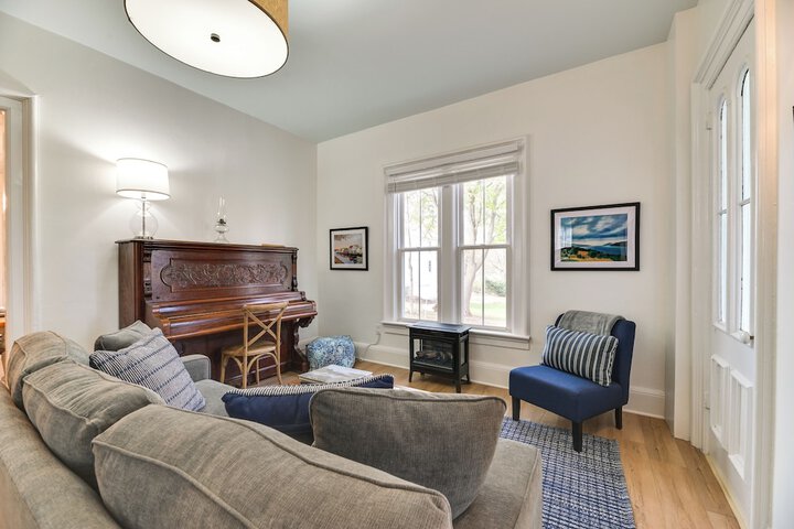 Spacious Naples Vacation Rental w / Private Hot Tub