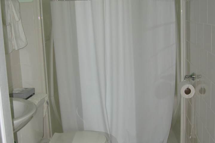 Room 16 of 26