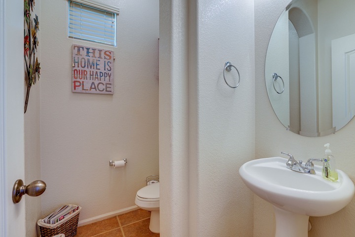Spacious Maricopa Home Rental w / Pool & Hot Tub!