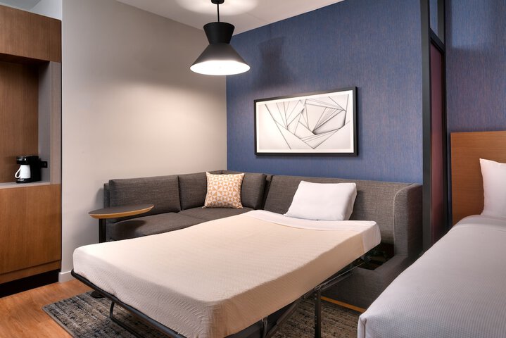 Room 16 of 33