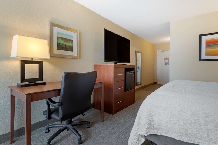 Room 9 of 22