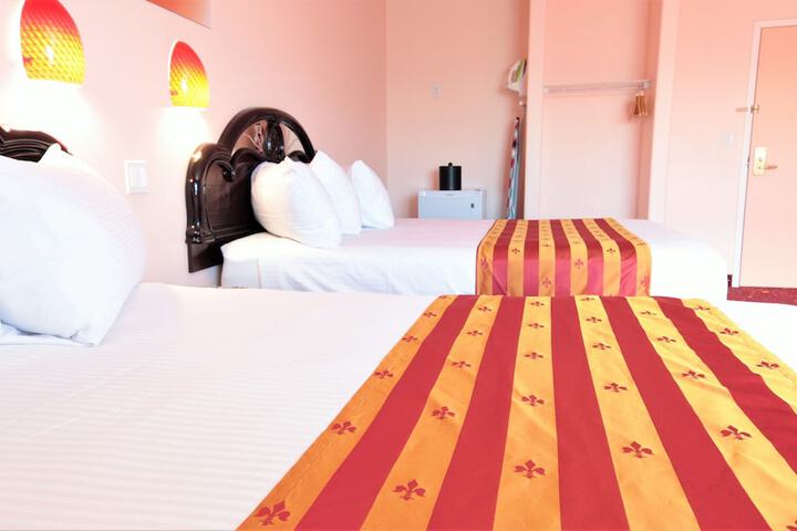 Crystal Star Inn Edmonton Airport