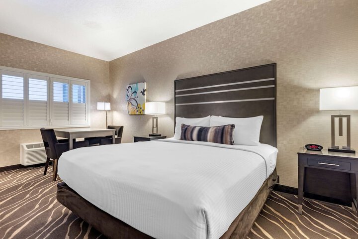 Room 16 of 34