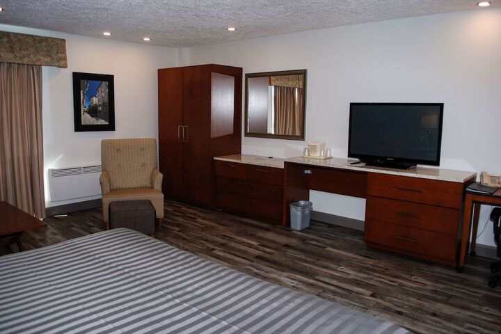 Room 12 of 34
