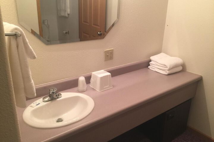 Room 32 of 54