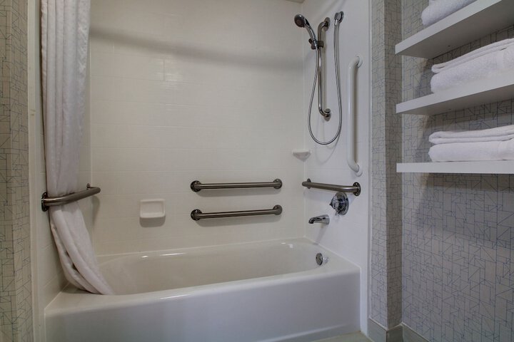 Room 7 of 25