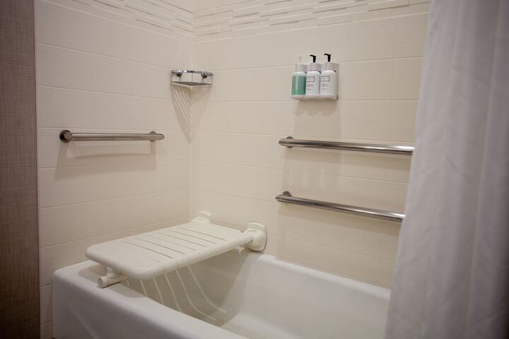 Room 21 of 32