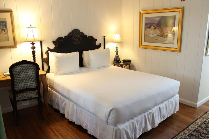 Room 47 of 109