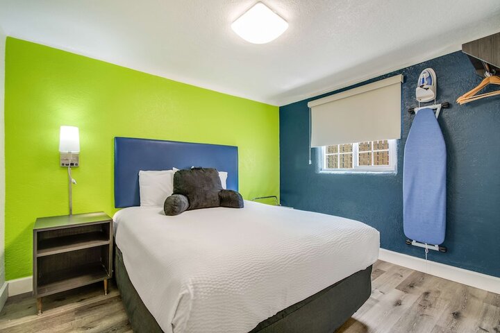 Room 40 of 52