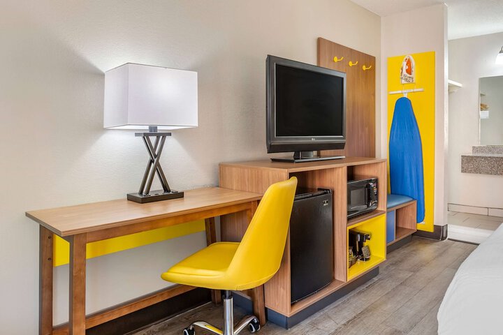 Room 48 of 69