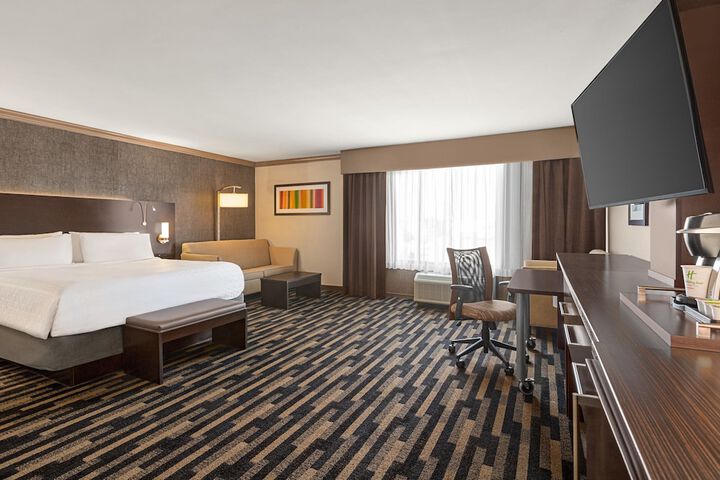 Room 35 of 64