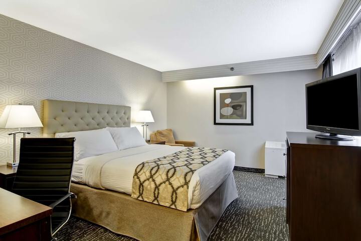 Room 32 of 54